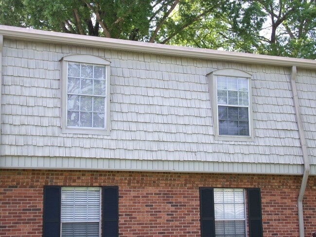 Building Photo - Salem Square Apartments