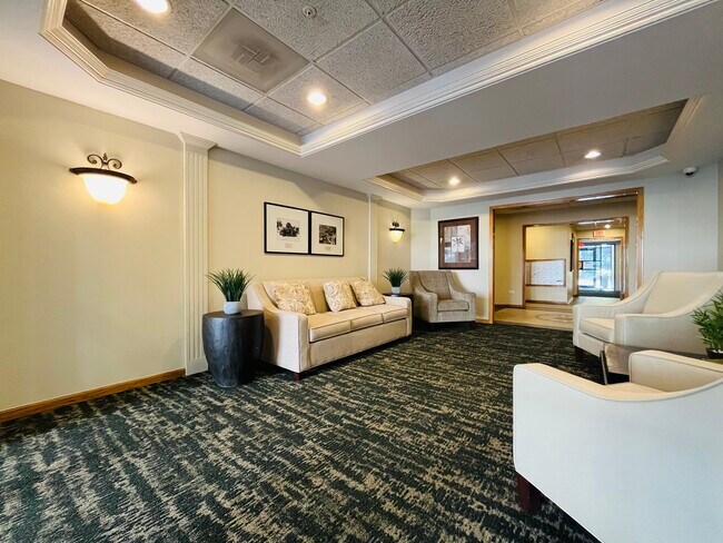 Building Photo - 11 S Wille St