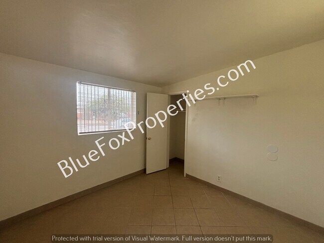 Building Photo - 4825 E 23rd St