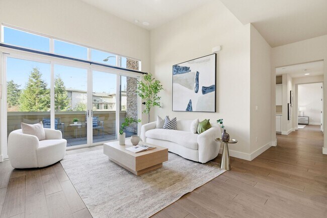 Building Photo - Gorgeous & Modern Los Altos Condo