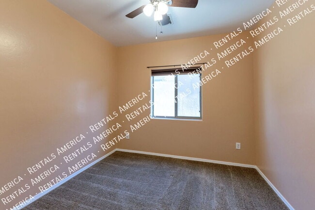 Building Photo - 568 E Painted Pueblo Dr