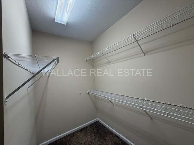 Building Photo - CUTTERS RUN...3 BEDROOM TOWNHOUSE WITH PRI...