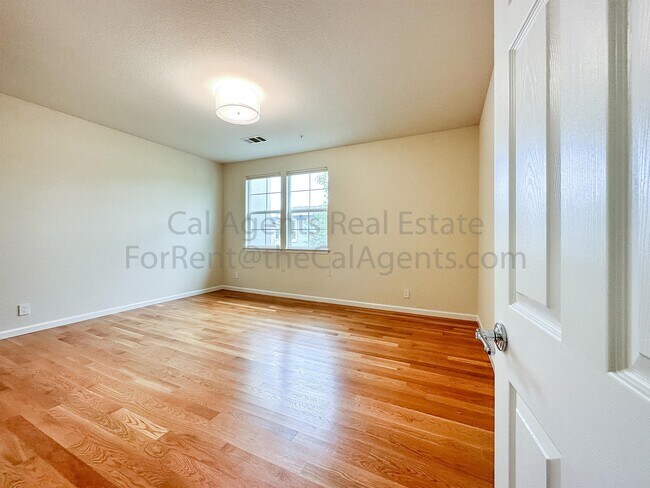 Building Photo - 2404 Maritime Way