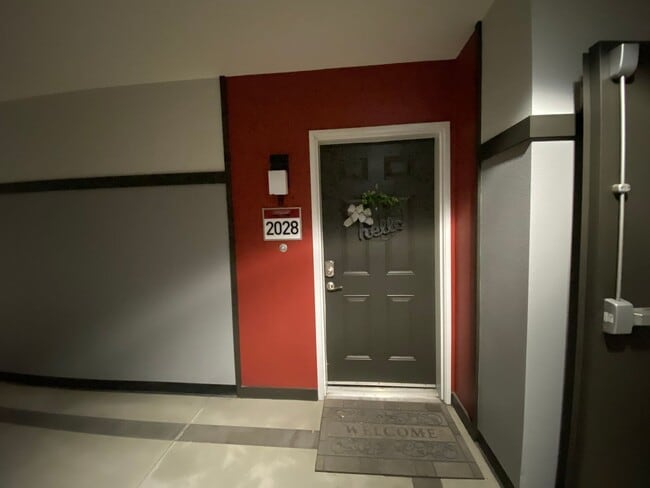 Building Photo - Anaheim Stadium Lofts - 1 Bedroom