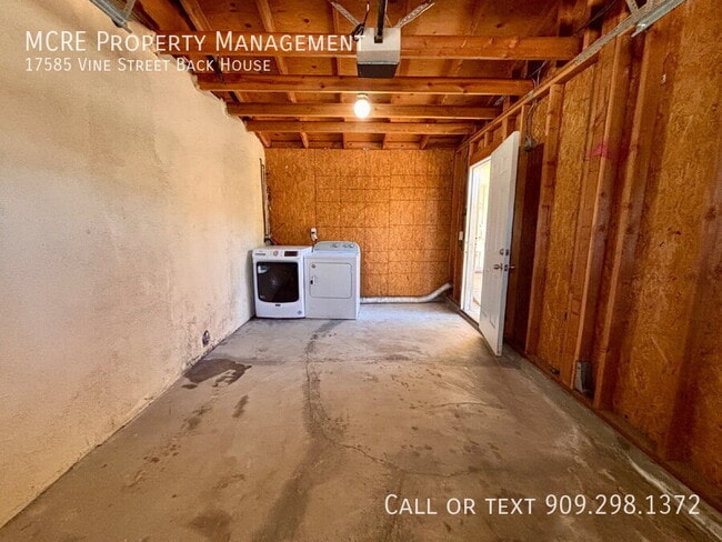 Building Photo - 17585 Vine St