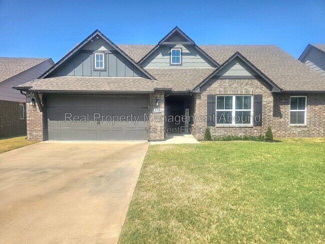 Building Photo - 3706 S 13th Pl