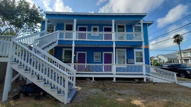 Building Photo - 3828 Seawall Blvd