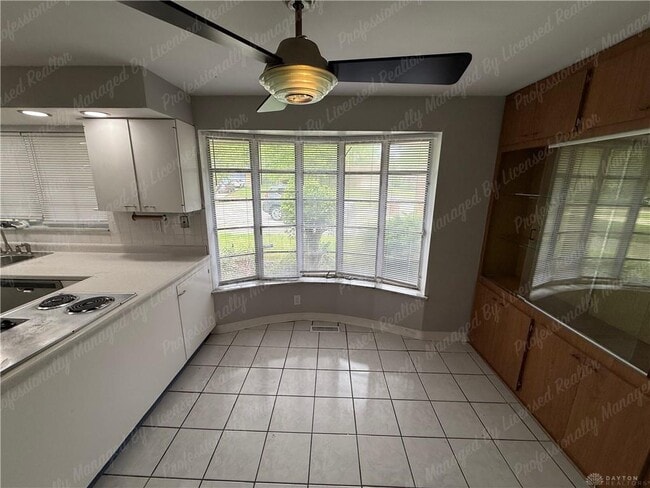 Building Photo - 3776 Dorset Dr