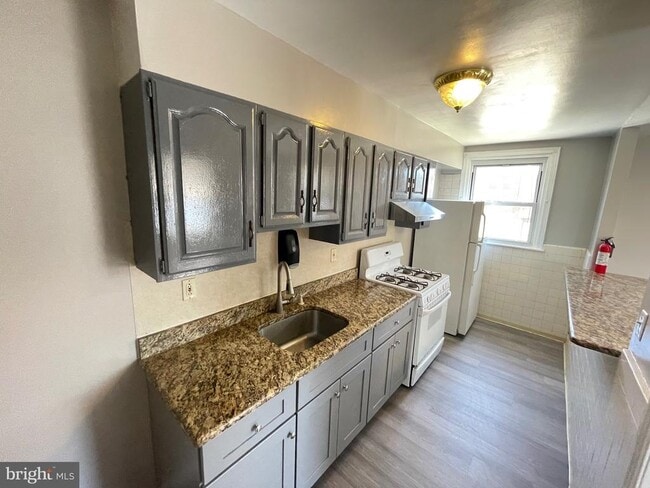 Building Photo - 3157 St Vincent St