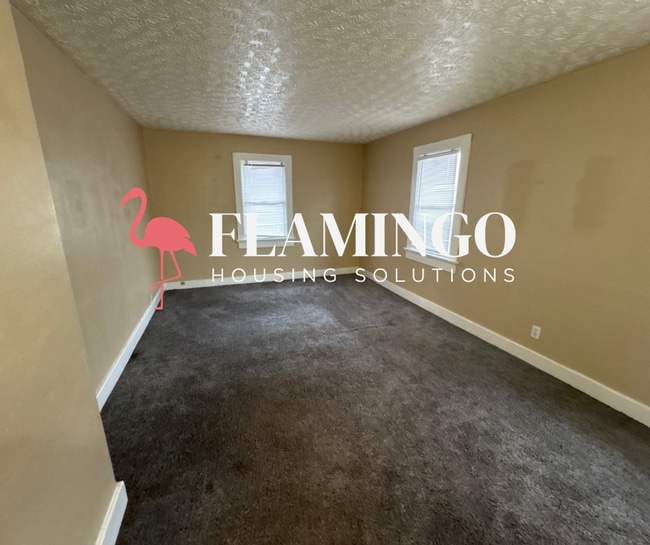 Building Photo - 725 Maplehurst Ave