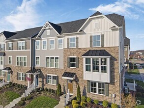Building Photo - 104 Plaza Dr