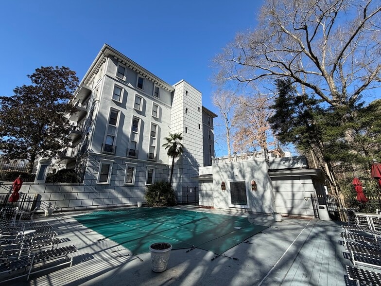 Pool Deck - 3201 Lenox Rd NE