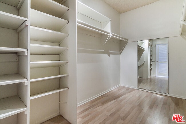 Building Photo - 11920 Dorothy St