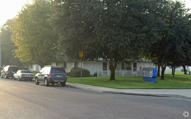 Building Photo - Ruby Court Apartments