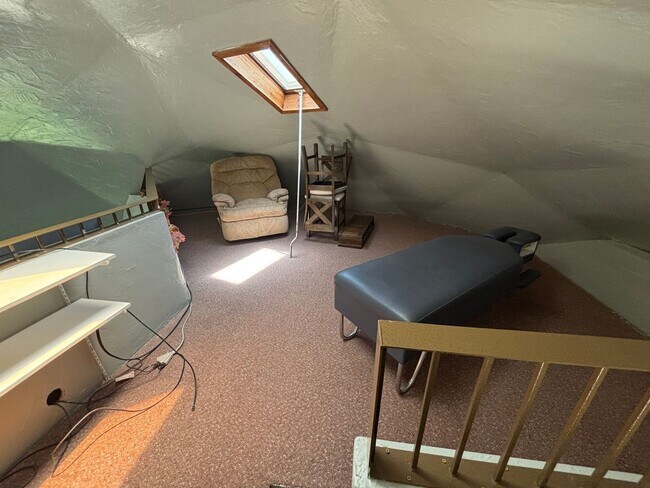 Building Photo - 4-BEDROOM 3-Bathroom FURNISHED Peaceful Country Living