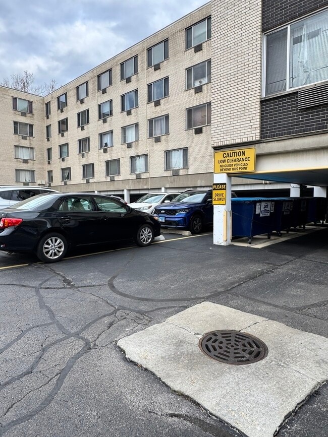 Building Photo - 201 S Maple Ave