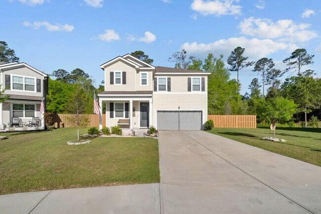 Building Photo - Highly Desirable 4 Bedroom Home with Serene Cul-de-Sac Living in Watergrass Community