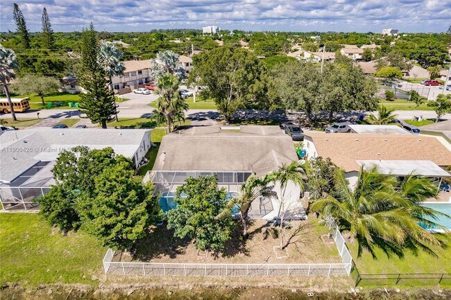 Building Photo - 10760 NW 29th Manor