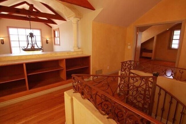 Loft - 12707 Califa St