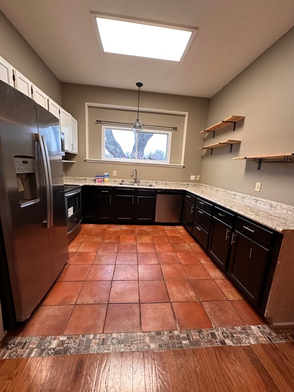 Building Photo - 9139 Village Brown
