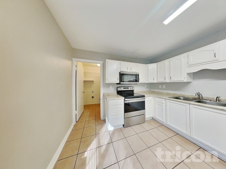 Building Photo - 405 Magnolia Dr