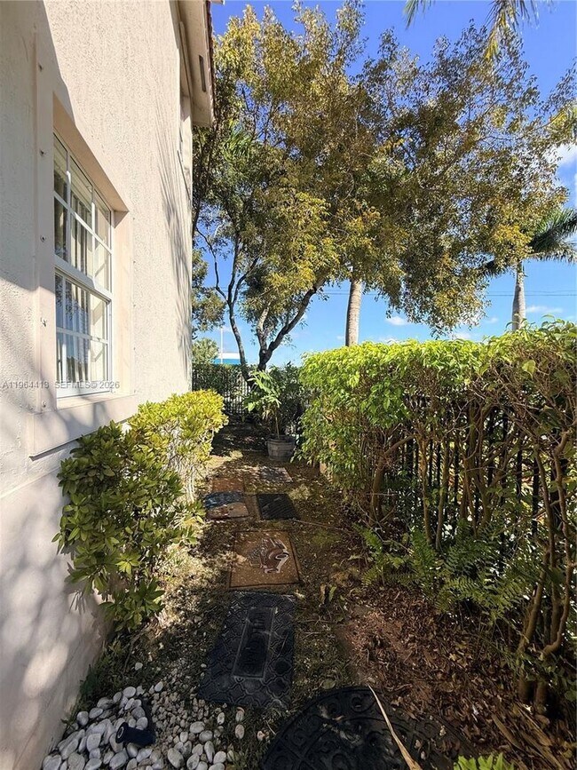 Building Photo - 2117 NE 7th St