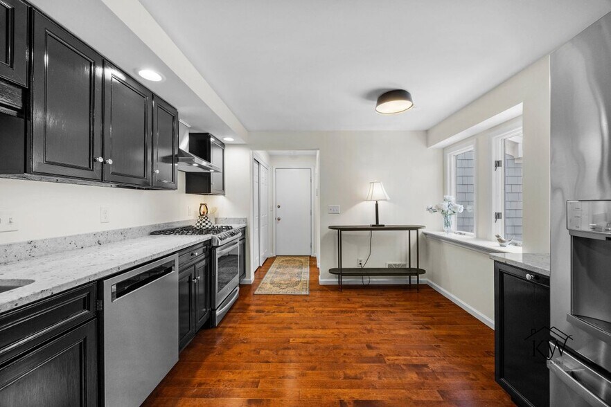 Building Photo - 46 Creek Ridge