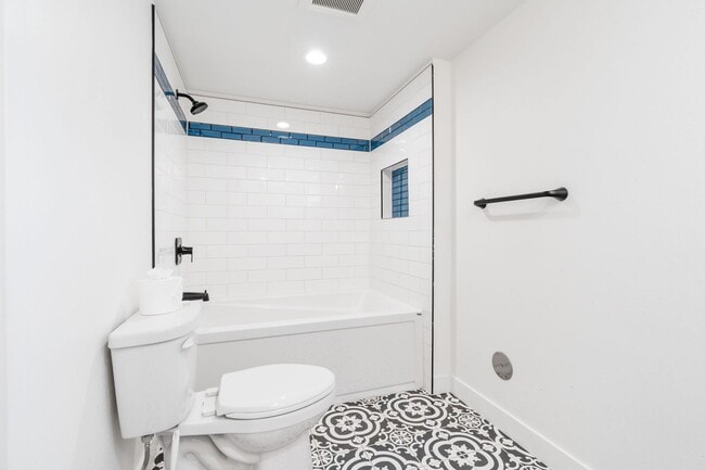 Building Photo - Charming Home in Spokane’s Heart – Unfurnished