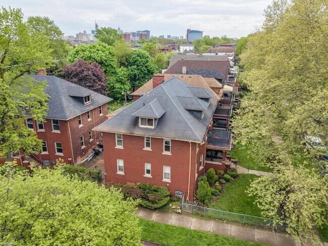 Building Photo - 4766 Commonwealth St