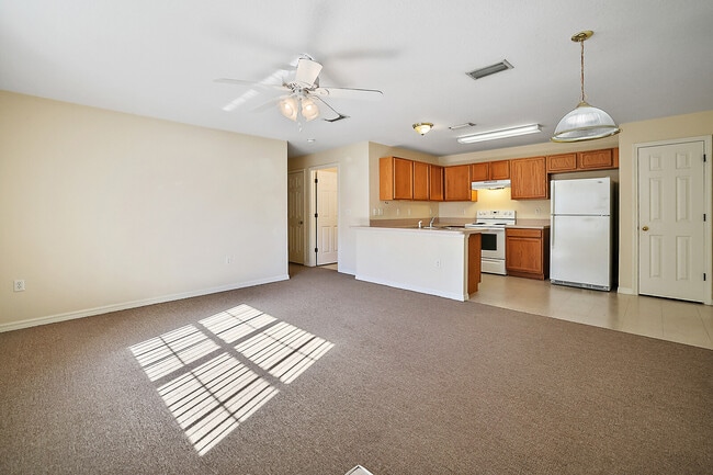 Building Photo - 537 Paulling Dr
