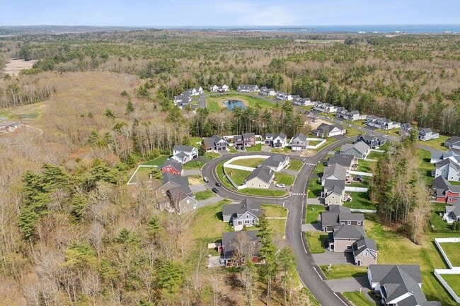 Building Photo - 2 Lodge Dr