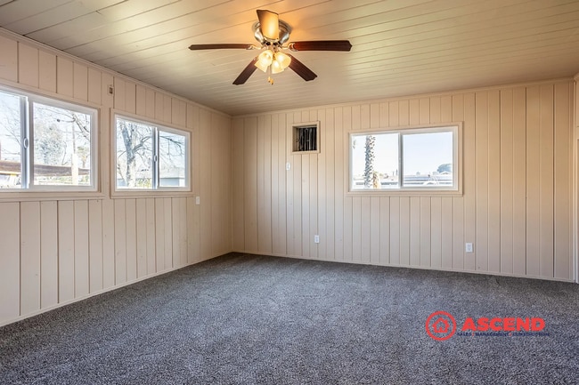 Building Photo - Spacious 5-Bedroom Home + Back Unit Included | 3 Baths | Bakersfield Living