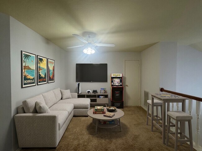 Building Photo - 210 Rolling Plains Dr
