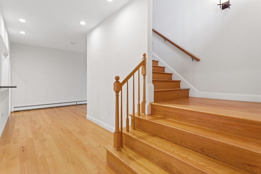 Building Photo - 9 Bagnall Ave