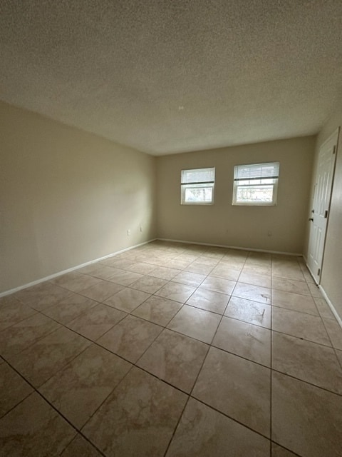 Building Photo - 828 Sky Lake Cir