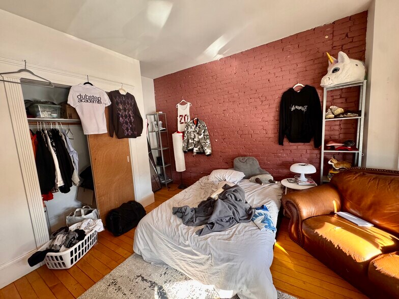 Building Photo - 1173 Commonwealth Ave