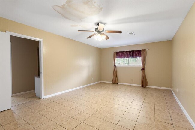 Building Photo - 25710 Pepper Ridge Ln