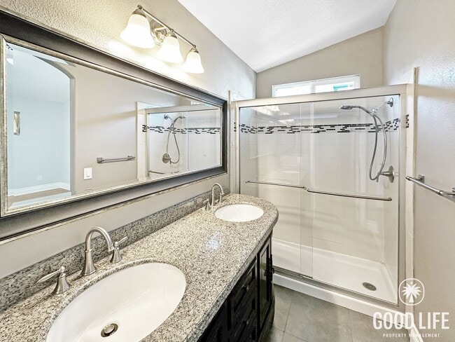 Building Photo - Beautiful 3-Bed Home w/ Vaulted Ceilings, Stainless Appliances, Private Backyard & 2-Car Garage