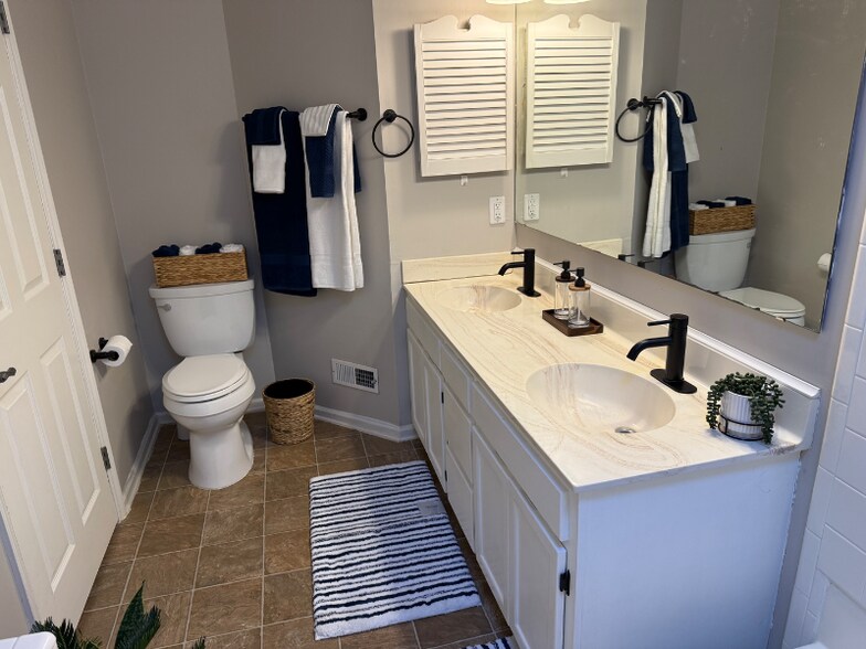 Building Photo - 2010 Dembrigh Ln