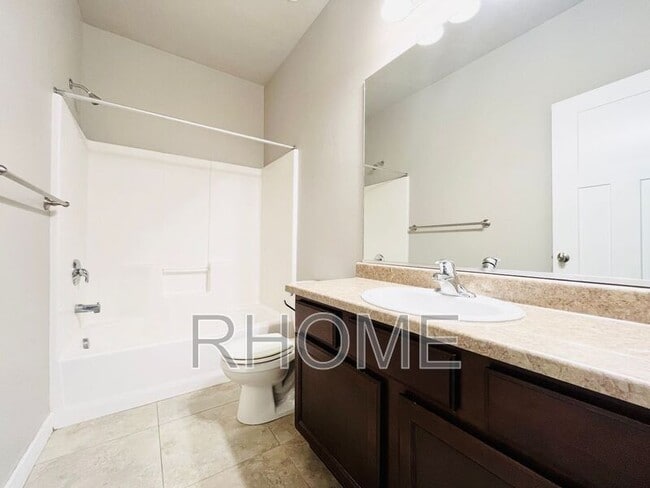 Building Photo - 3719 Lilac Heights Dr