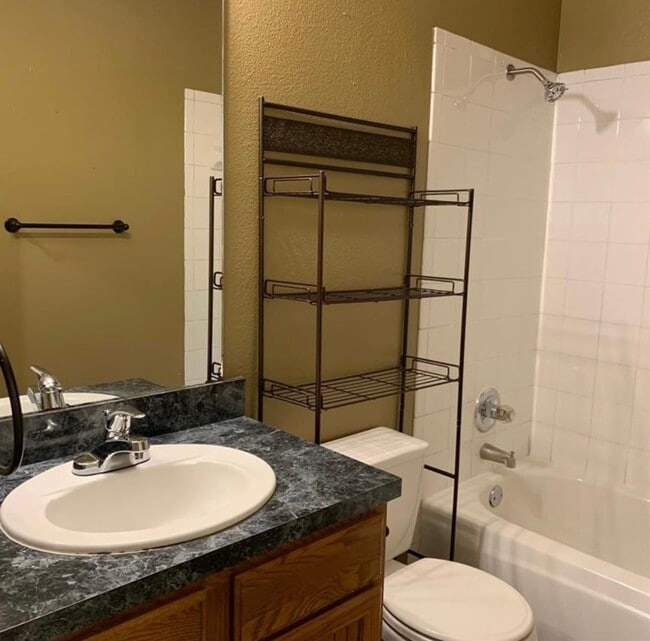 Building Photo - 10918 Vista Norte Ct