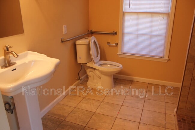 Building Photo - 35 Trotters Ct