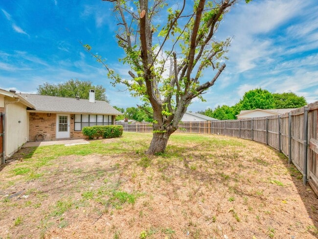 Building Photo - 1472 Rockshire Dr