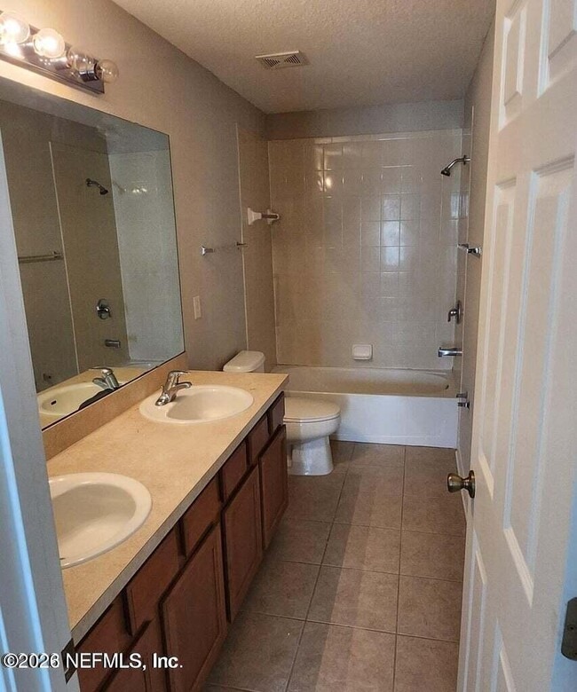 Building Photo - 1500 Calming Water Dr