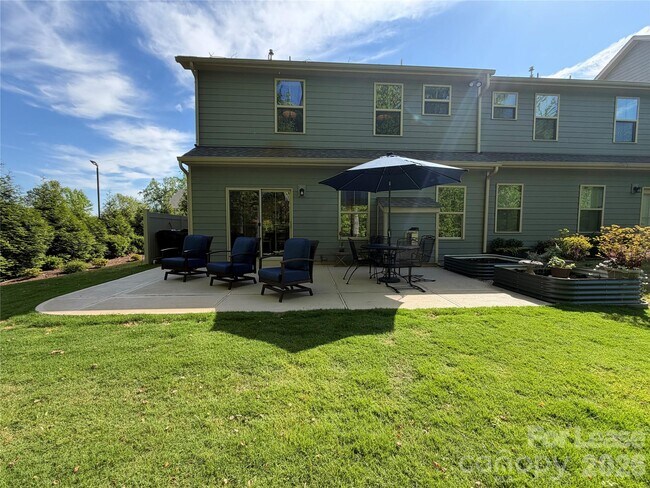 Building Photo - 163 Beacon Dr