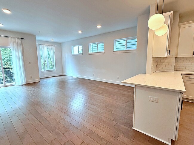 Building Photo - 4209 SE 80th Ave