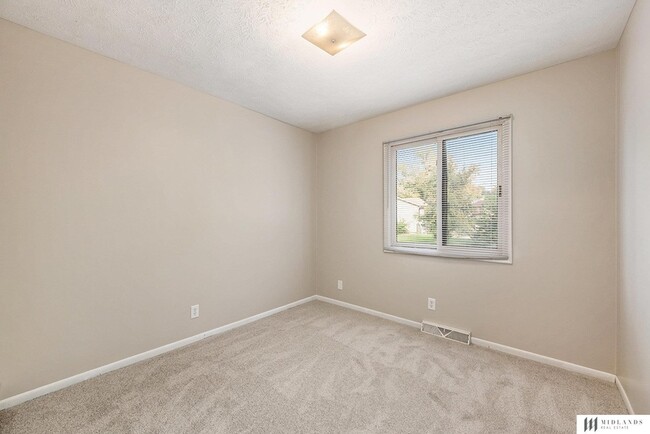 Building Photo - 4701 Schroeder Dr