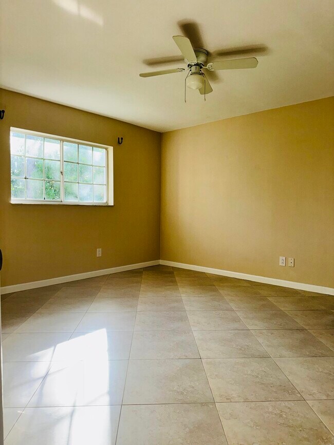 Building Photo - 1708 Palm Beach Trace Dr