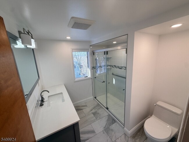 Building Photo - 237 Buena Vista Dr