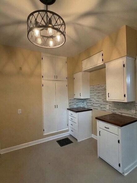 Kitchen - 1744 Park Ave